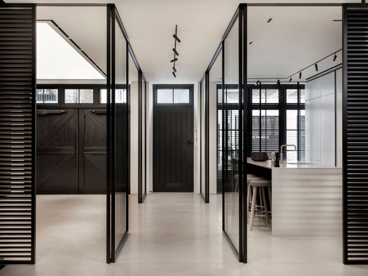 Knightsbridge Mews